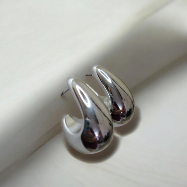 Silver teardrop earrings
